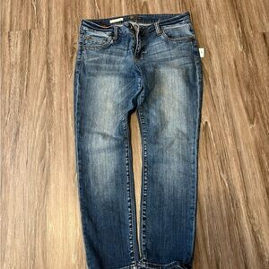 Kut from the Kloth women’s Medium Blue Washed semi Slim-Straight Jeans